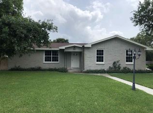 400 E Leroy St, Three Rivers, TX 78071