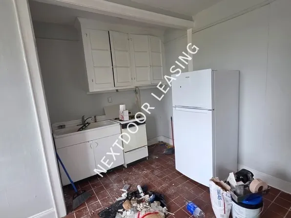 5 Kelly Pkwy, Bayonne, NJ