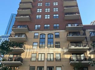 41 E 8th St APT 1604, Chicago, IL 60605