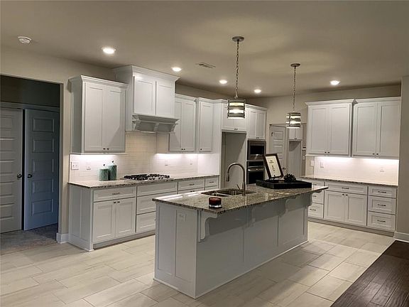 3rd image of 311 Tartaglia Ave