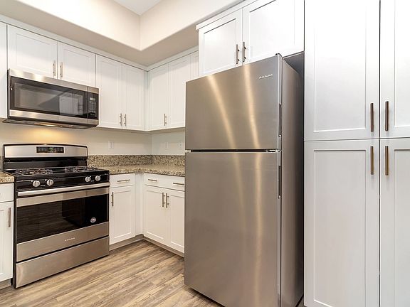 3rd image of 184 N Prospect St #205