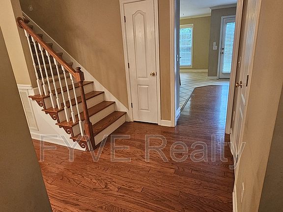 5th image of 1320 Amber Glades Ln