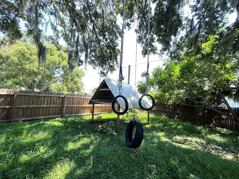 8104 Badger Ln — Photo 6