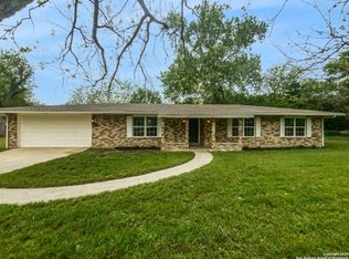 106 Colorado Ln, Seguin, TX 78155