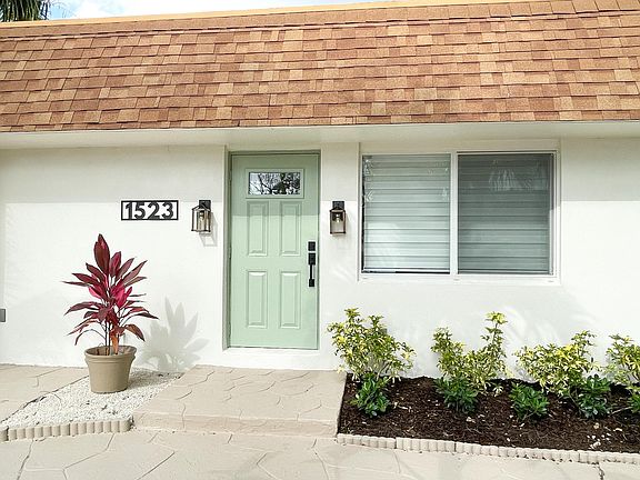 3rd image of 1523 SW 19th Ave