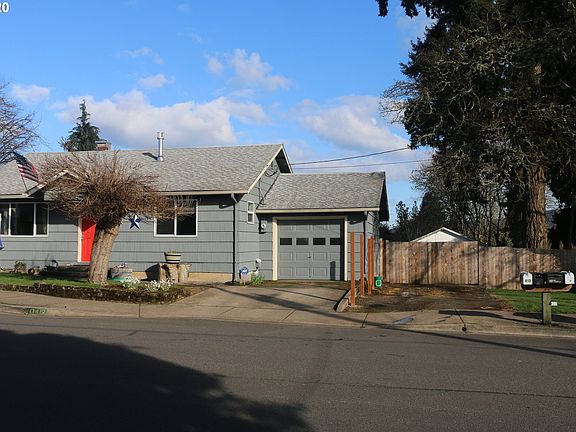 2nd image of 412 N 1st St