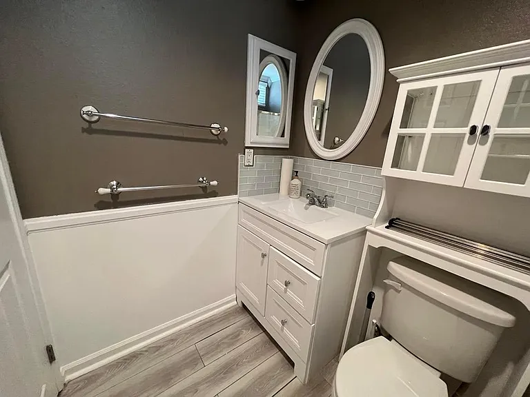 5868 Wilshire Dr #1 — Photo 13