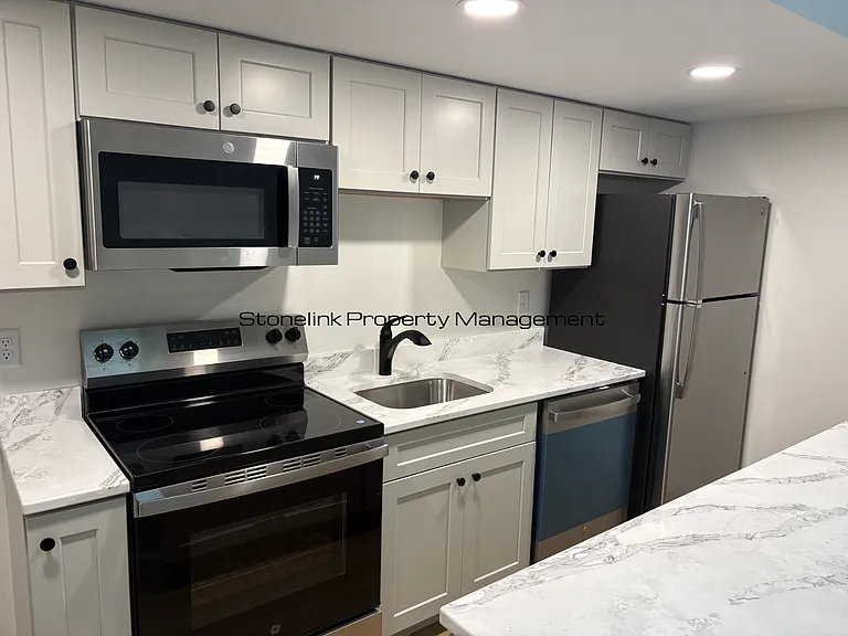 265 Manton Ave — Photo 4