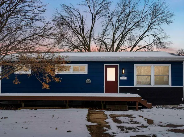 1727 W 69th St, Davenport, IA 52806