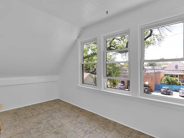 3846 N Troy St #2 — Photo 6