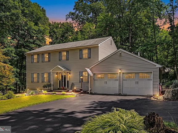 2nd image of 124 Helm Way