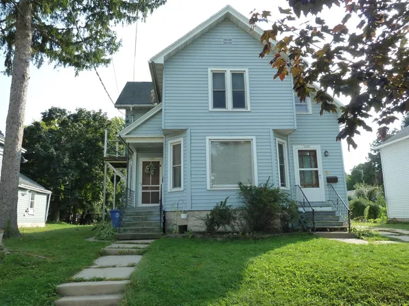 1007 Waugoo Ave, Oshkosh, WI 54901