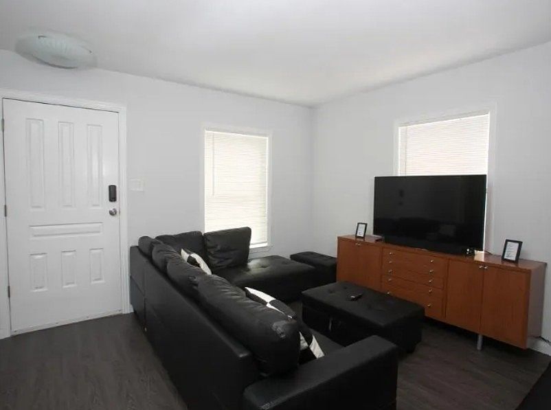 2nd image of 1527 Padgitt Ave