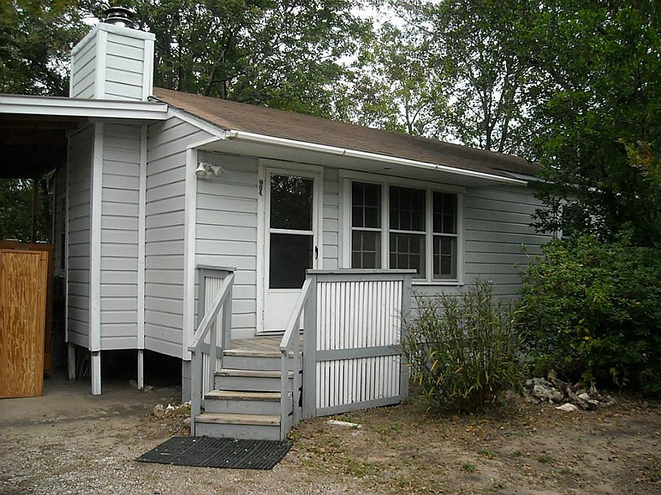 1st image of 904 W 5th St
