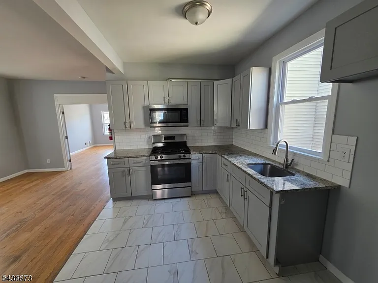 245 Marshall St #1 — Photo 1