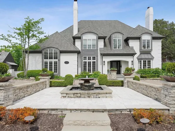 21 E 8th St, Hinsdale, IL 60521