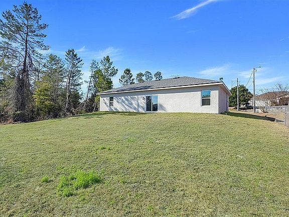 3rd image of 15475 SW 23rd Avenue Rd