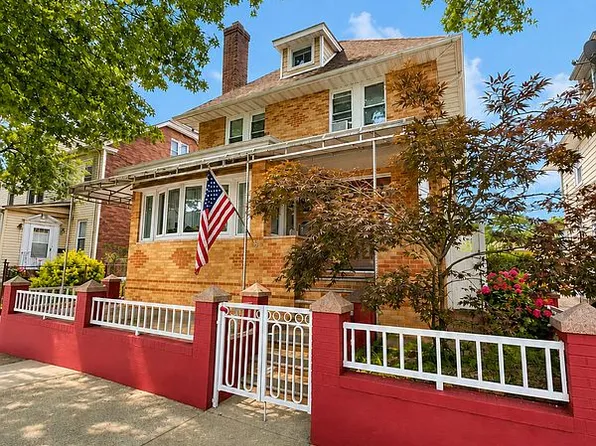 9440 Springfield Blvd, Queens Village, NY 11428