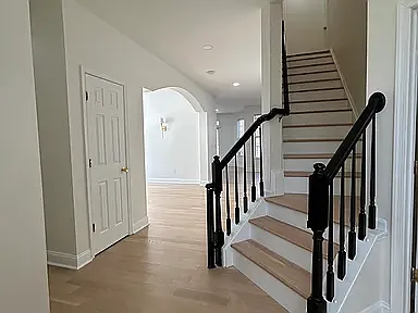 5 bed, 4041 sqft, $4,295 — Photo 4