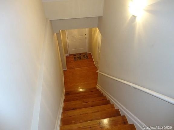 2nd image of 140 Sunridge Dr