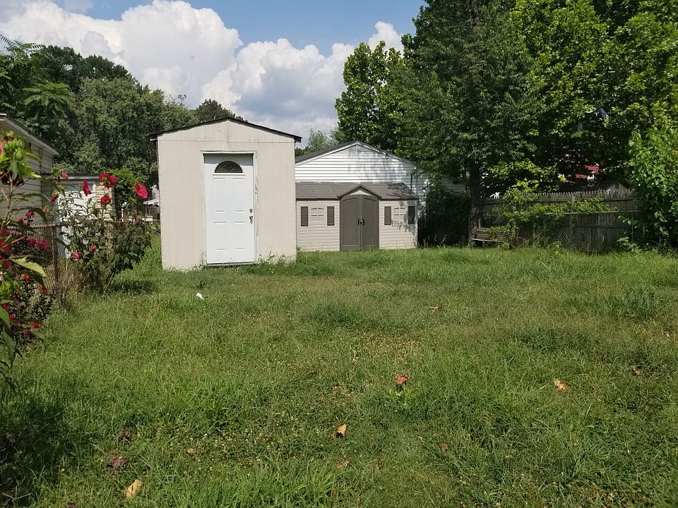 2nd image of 4904 Emo St