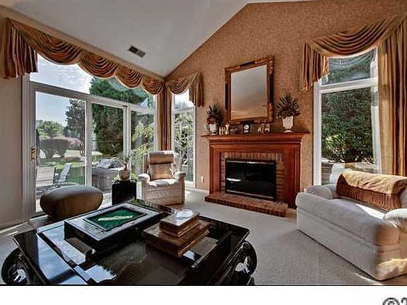 4th image of 8831 Thornbury Ln