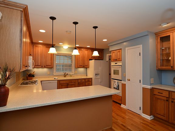 2nd image of 7225 Thumbelina Ln