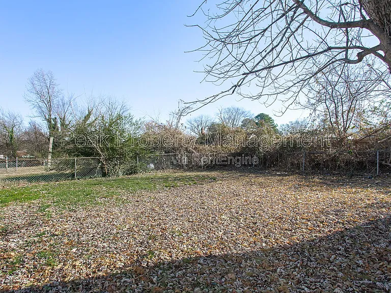 11 N Fern Ave — Photo 15
