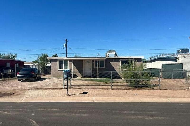 1st image of 5026 S 36th Ave