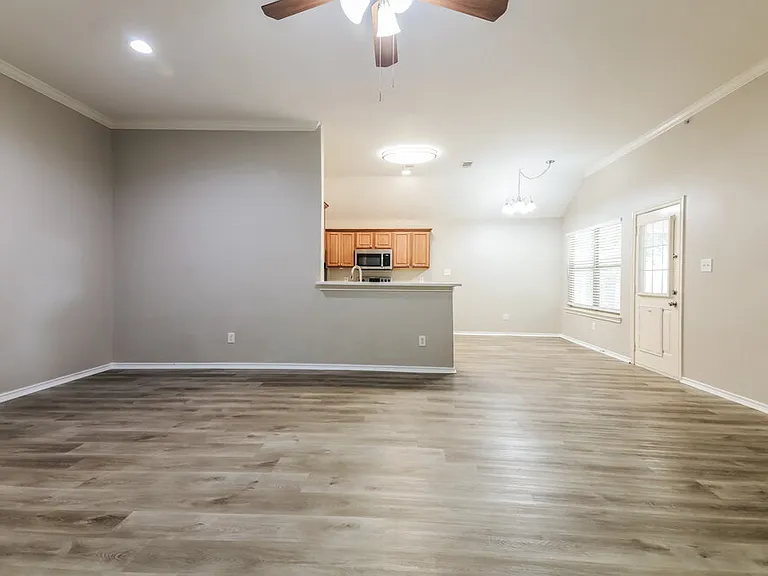 109 Magnolia St — Photo 5