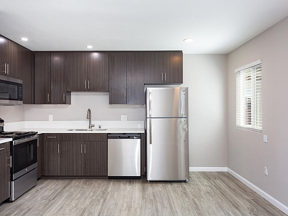 5th image of 823 W Palm Ave #823