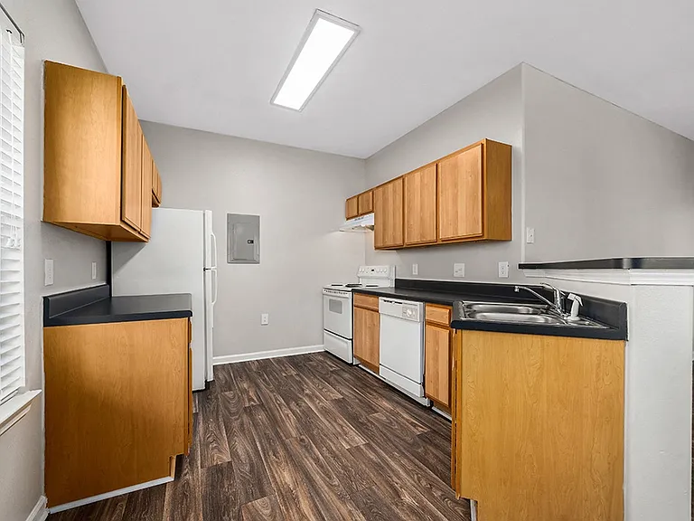 Maple Village Apartments — Photo 103