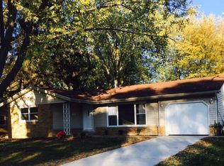 1009 Ridge Ave, Elk Grove Village, IL 60007