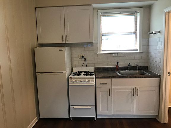 3rd image of 8248 Archer Ave APT 2