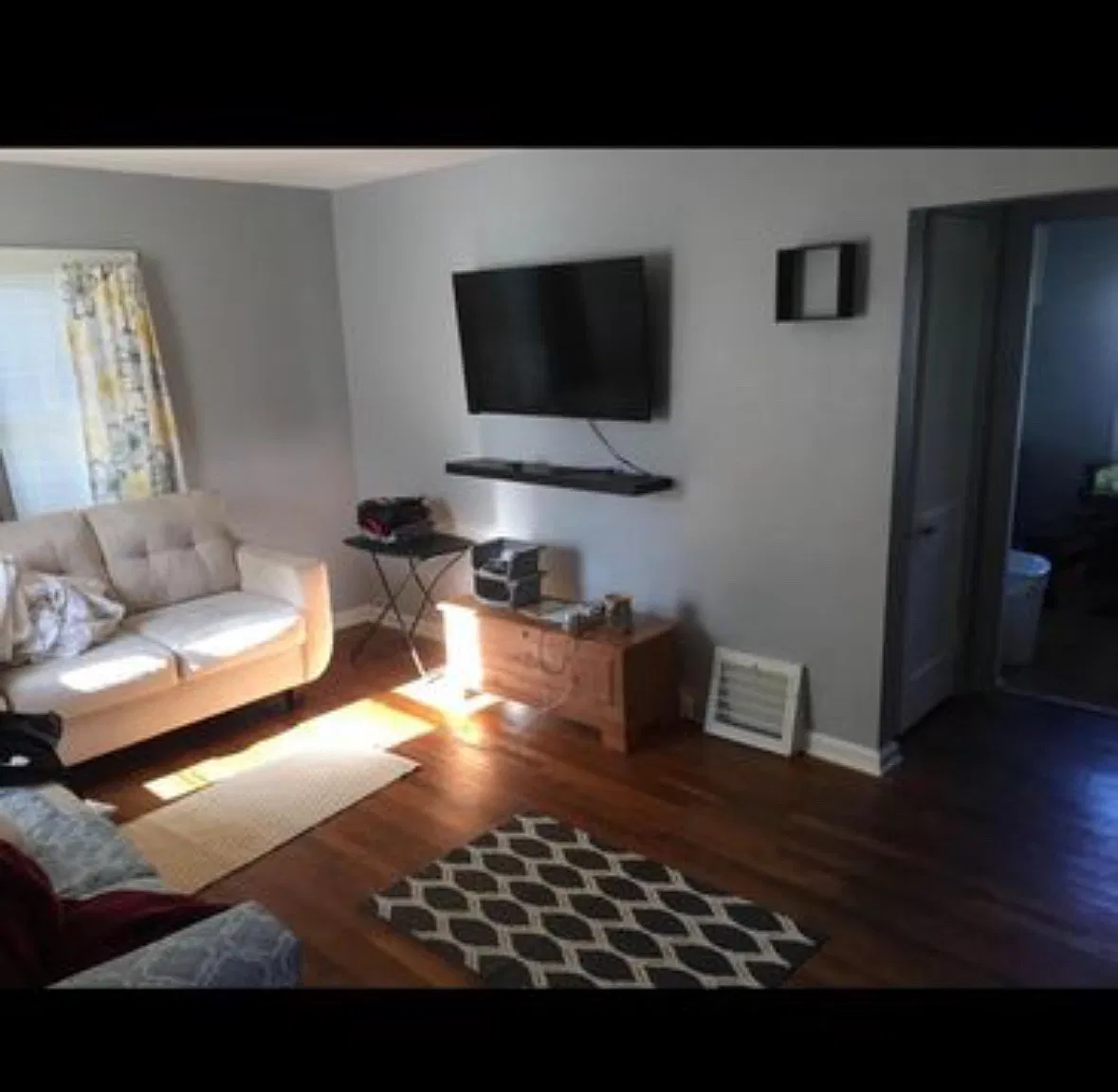 3 bed, 850 sqft, $1,125 — Photo 3
