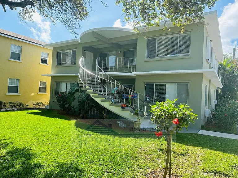 401 S Lakeside Dr Lake Worth, FL 33460 — Photo 9