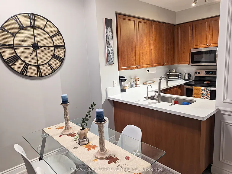 220 Burnhamthorpe Rd W #711 — Photo 9