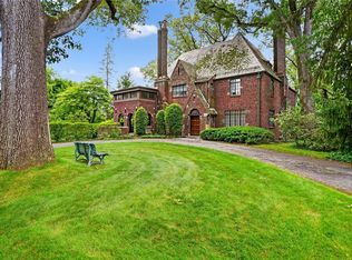 31 Club Way, Hartsdale, NY 10530