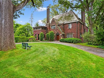 31 Club Way, Hartsdale, NY, 10530