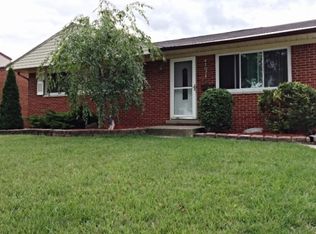 41071 Hamilton Dr, Sterling Heights, MI 48313