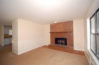 4th image of 2883 Lakemont Dr SW