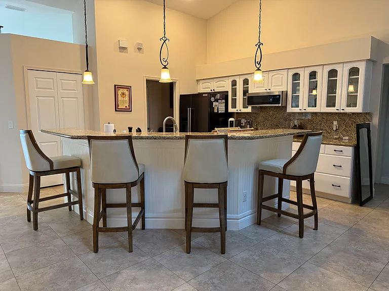 2126 Hovington Cir W — Photo 18