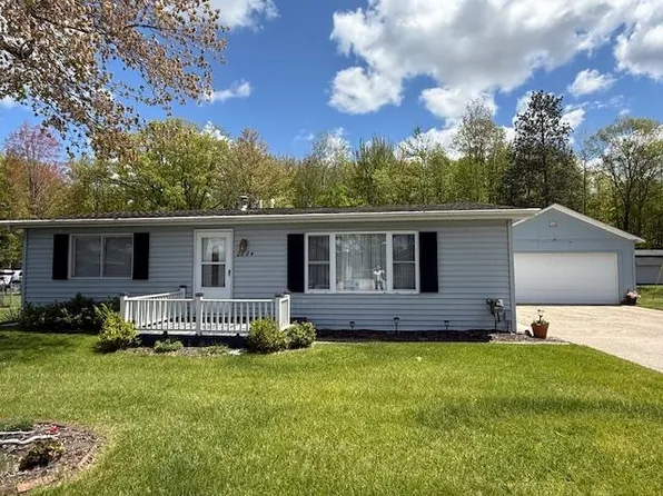 2684 Lakeshore Dr, Gladwin, MI 48624