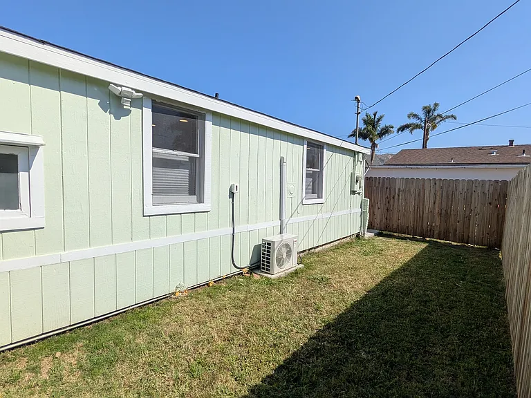 117 Comstock Dr — Photo 6