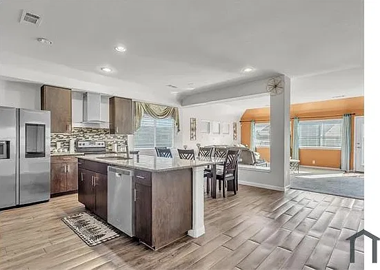 4 bed, 2135 sqft, $2,250 — Photo 4