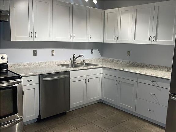 3rd image of 3352 Plymouth Pl