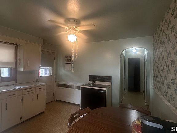3rd image of 54 Paramount Avenue