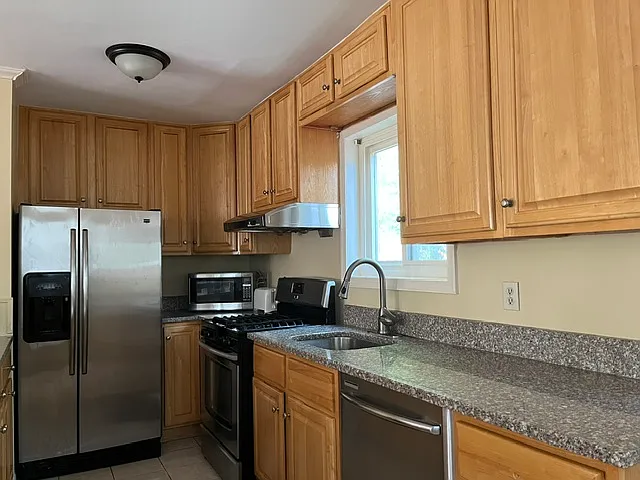 405 McLane Ct — Photo 2