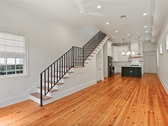 4th image of 2427 Laurel St