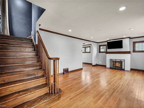 5th image of 1412 Belrose Rd